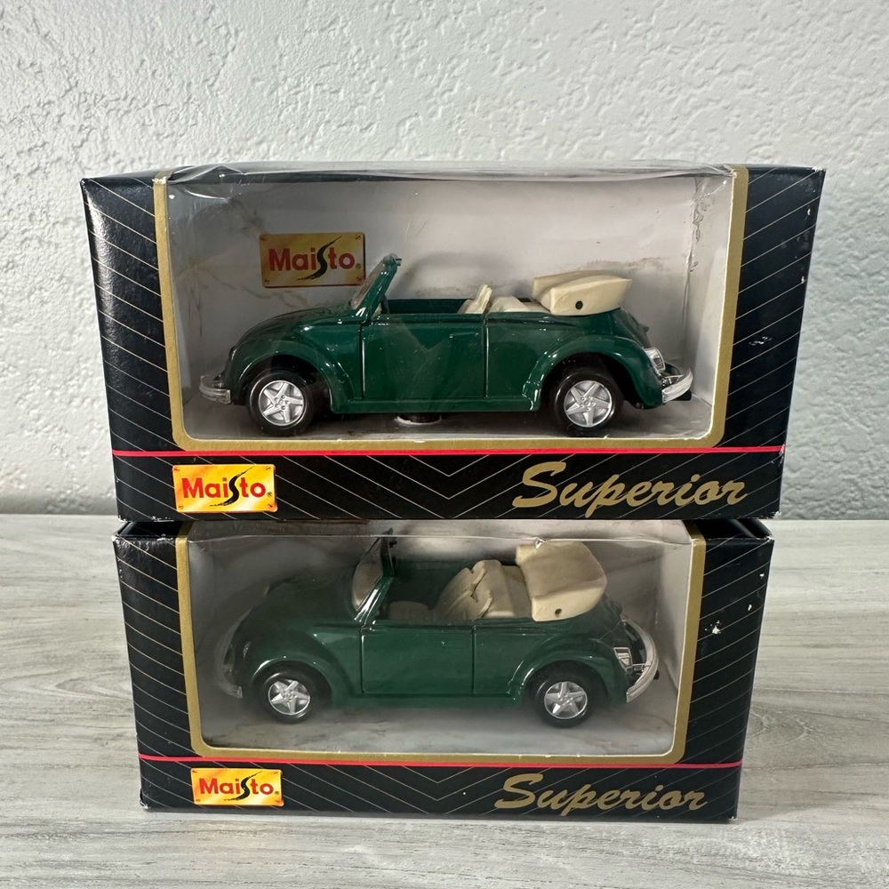 MAISTO SUPERIOR VOLKSWAGEN VW 1951 BEETLE CABRIO GREEN MOTORIZED #21001 1:33